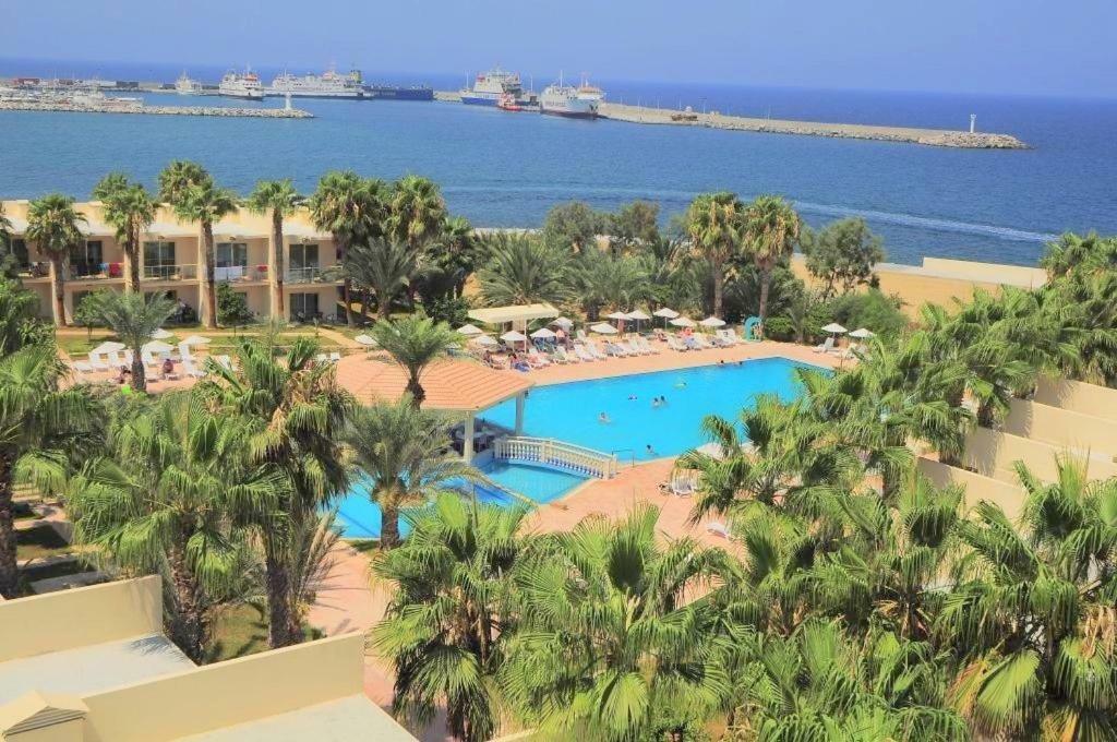 Oscar Beachfront Resort & Spa & Casino Kyrenia (Northern Cyprus) Exterior photo